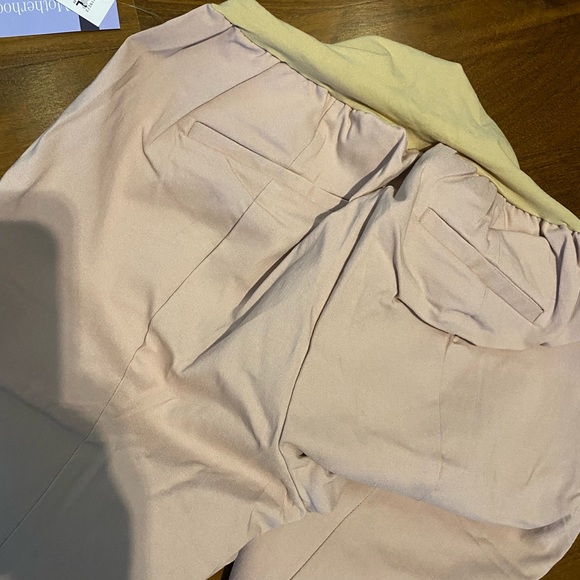 ❤️NWT MATERNITY PANTS❤️ - Picture 2 of 4